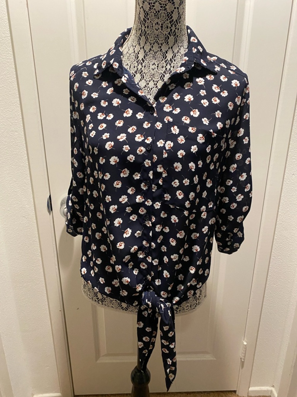 Vixbe Navy Floral Tie-Front Button-Down Shirt